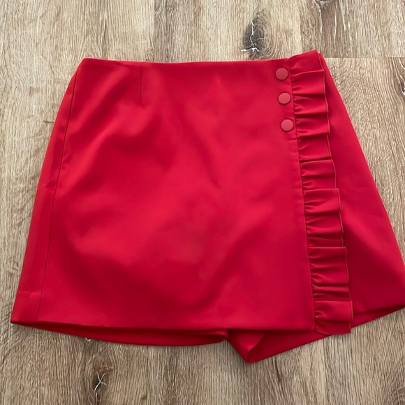 Women’s Tory Burch Sport Tech Twill Ruffle Golf Skort Red size Small - Picture 1 of 5